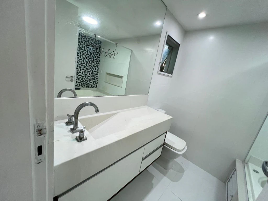 Furnished triplex home with 4 en-suites and 4 parking — photo 22