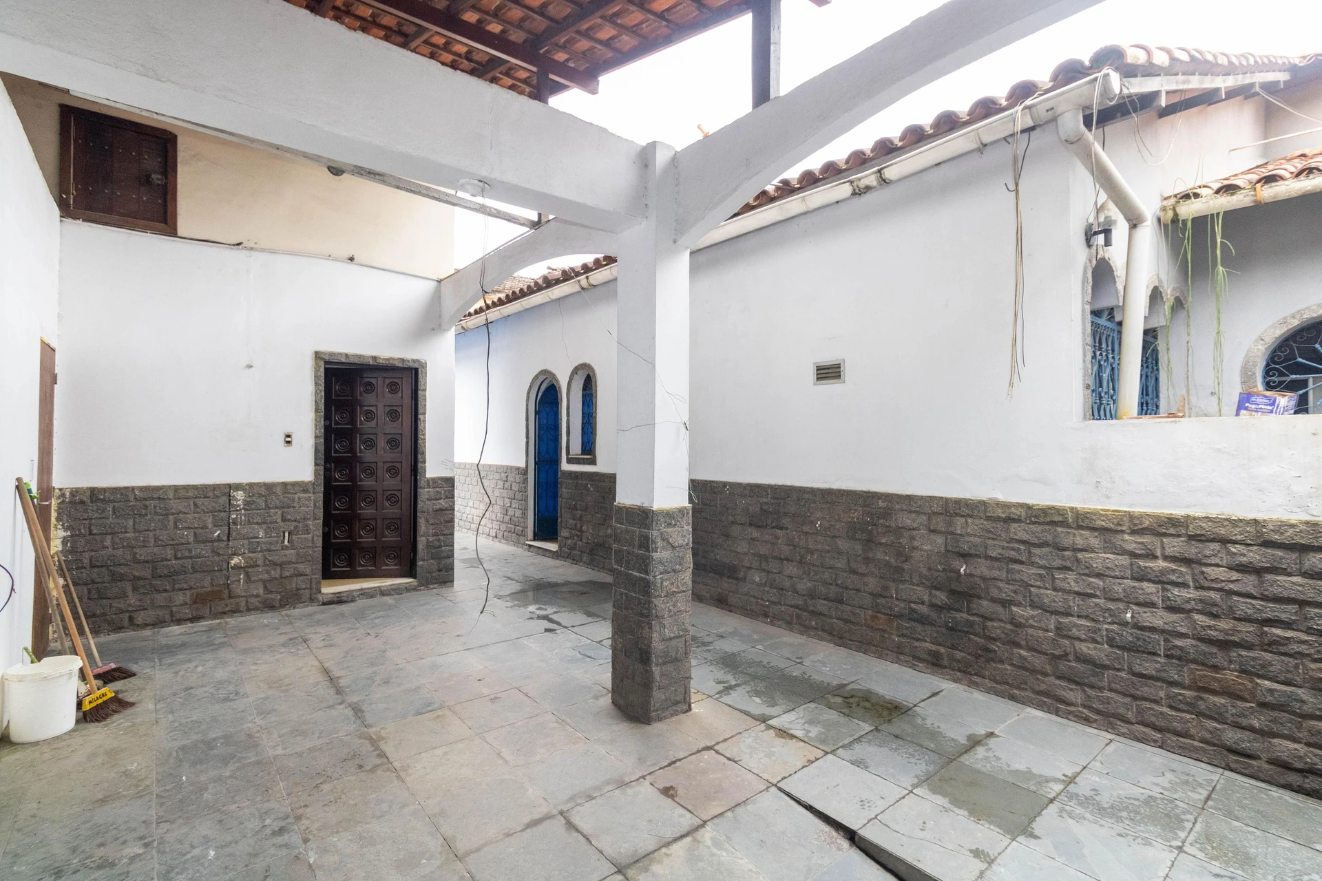 House with 4 bedrooms and 1 bathroom, separate kitchen — photo 19