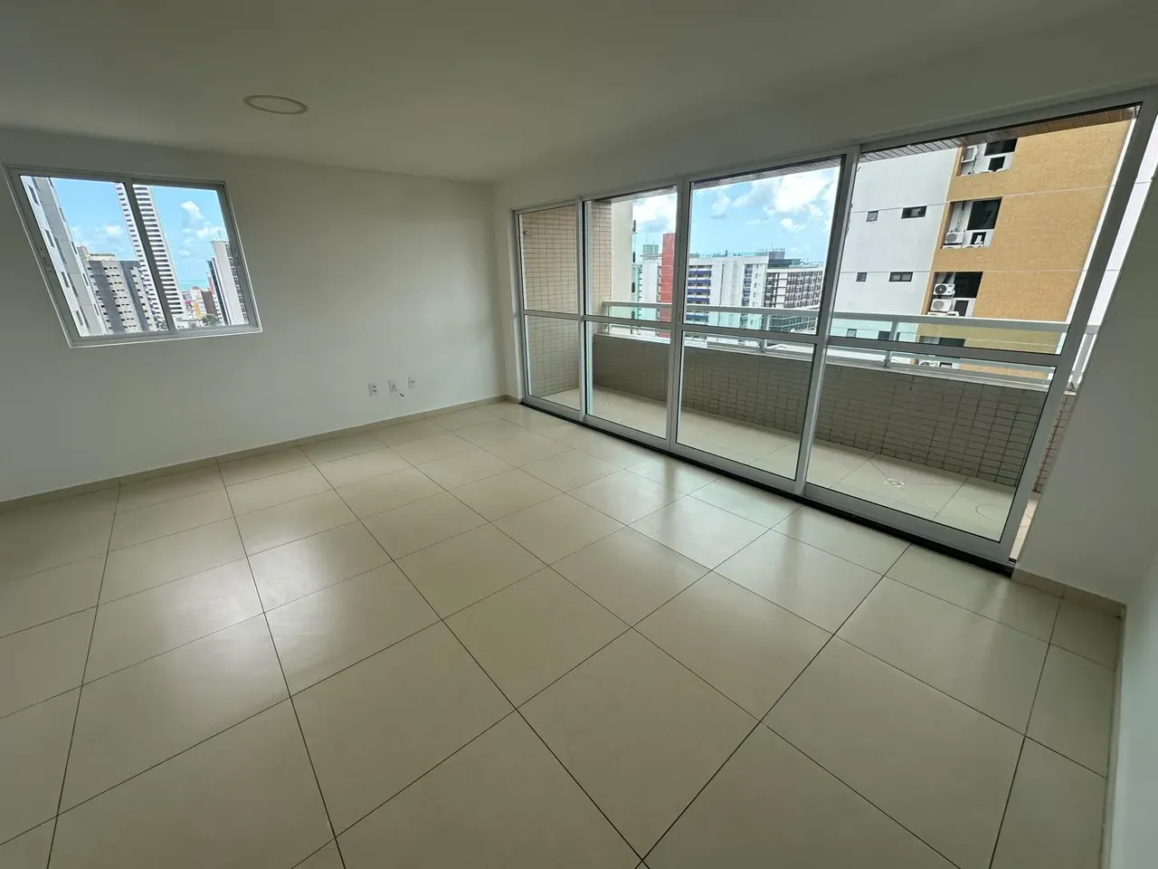 2-bedroom apartment with a washing machine in João Pessoa — photo 6
