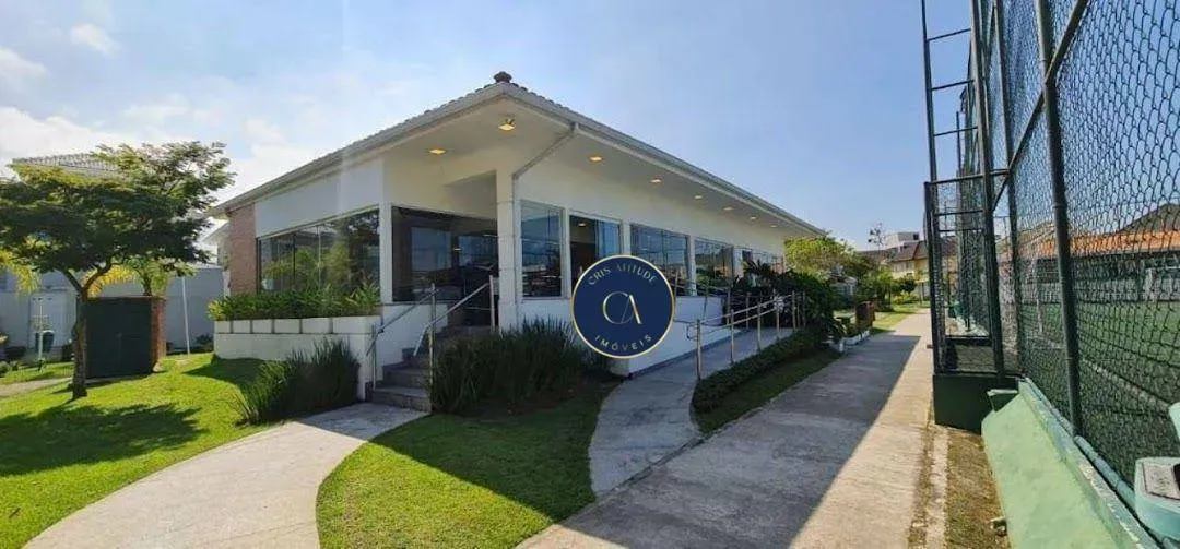 House with 6 bedrooms and 7 bathrooms, 484 m² — photo 45