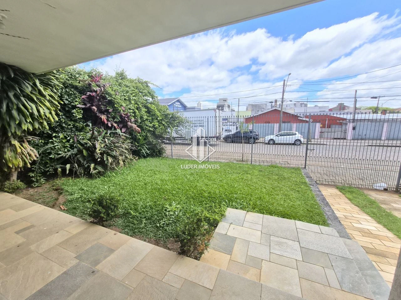 4-bedroom house with a garden in Curitiba — photo 16