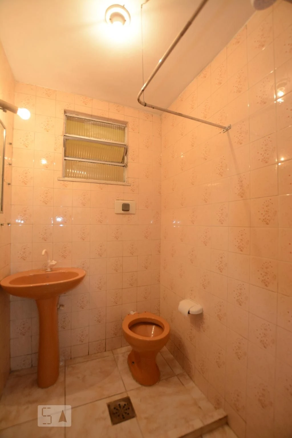 3-bedroom apartment with a glass-enclosed balcony — photo 52