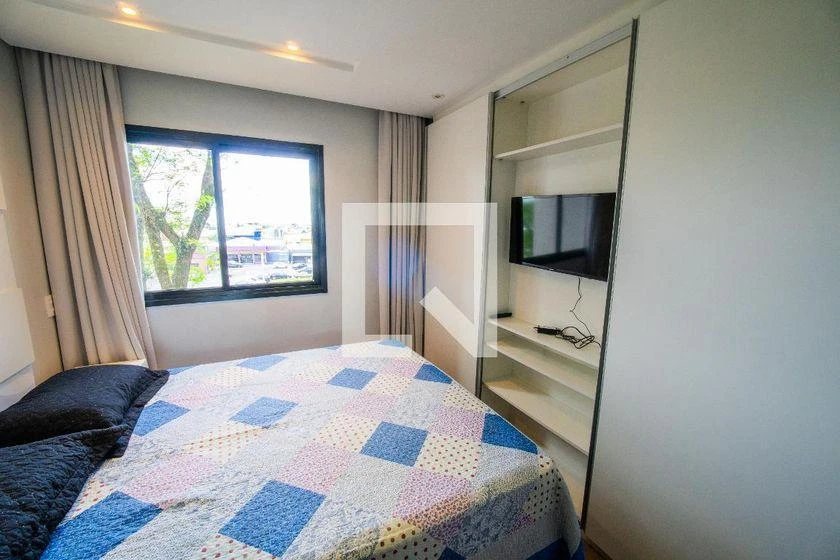 Furnished apartment, 65 m², with a glass-enclosed balcony — photo 27