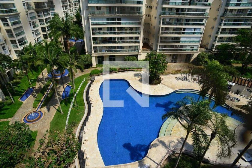 3-bedroom apartment in a building with a gym — photo 4