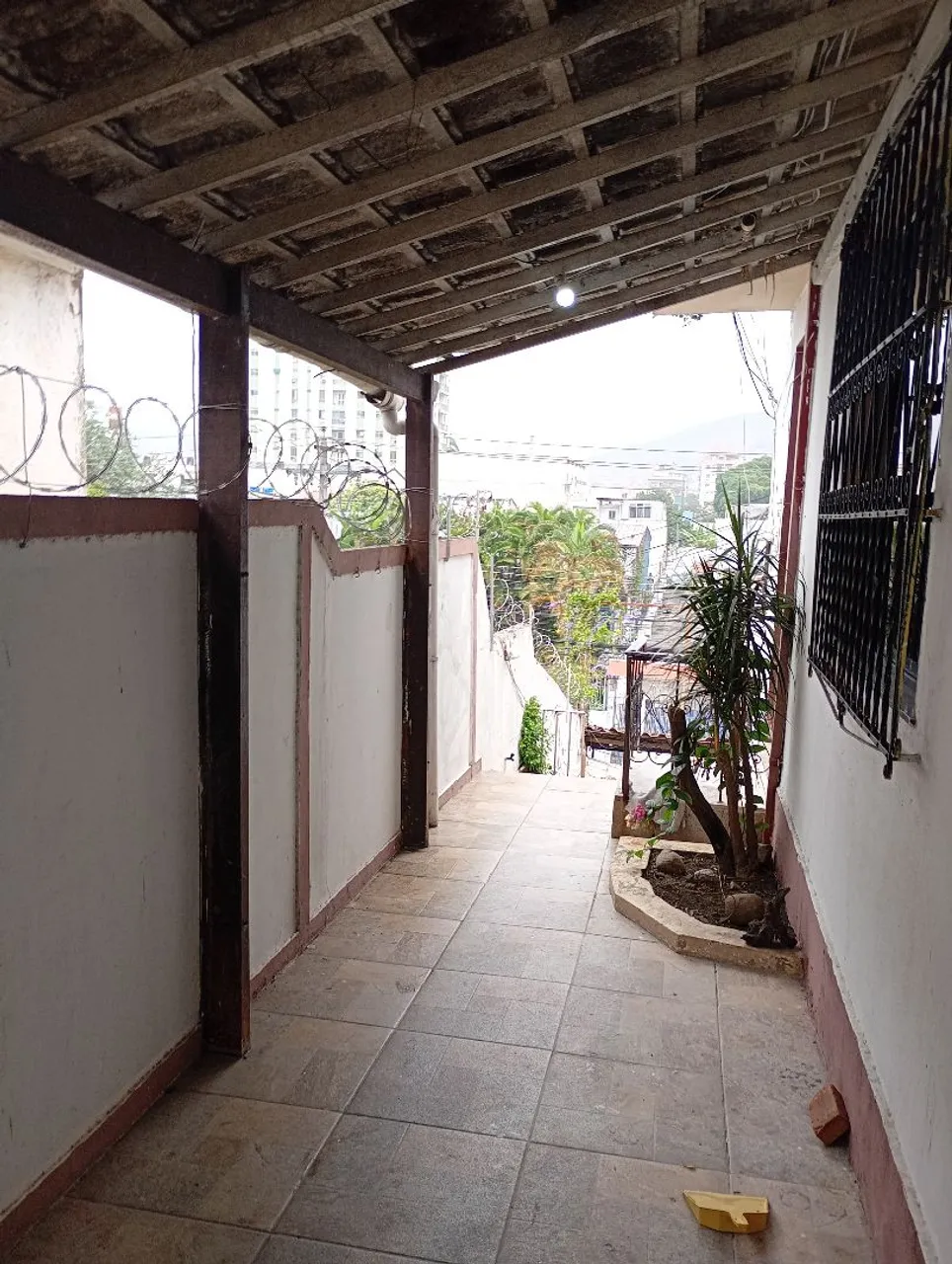 Casa para locação com 2 quartos, 2 banheiros e varanda — photo 2