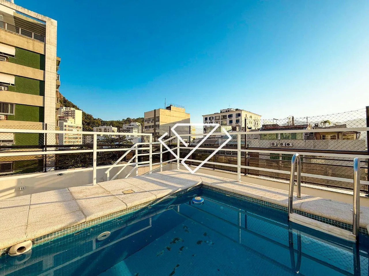 Apartamento com 4 quartos, 3 banheiros e varanda fechada — photo 5
