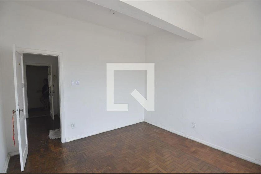Apartamento com piso de madeira ou laminado, Benfica — photo 10