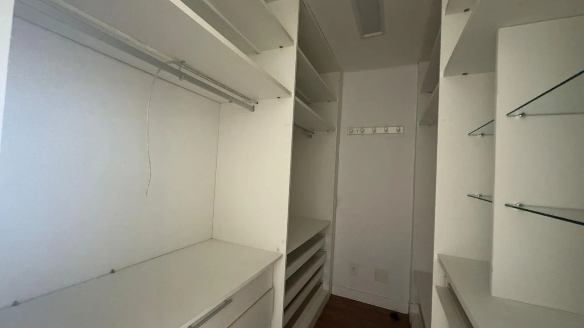 4 en-suite bedroom apartment with 233 m² and 3 parking — photo 15