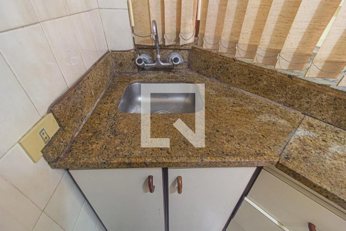 Furnished studio, 60 m², with a glass-enclosed balcony — photo 21