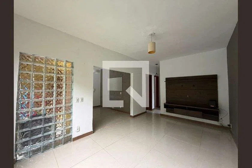 Balcony with a grill in a one-bedroom house, 75 m² — photo 6
