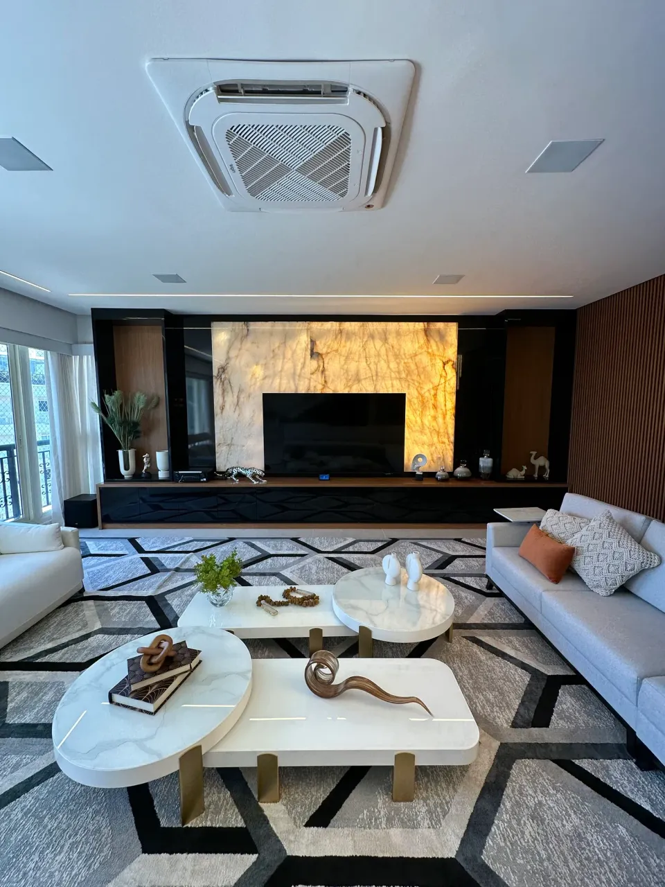 Duplex apartment with 600 m², 4 bedrooms and 4 parking — photo 11