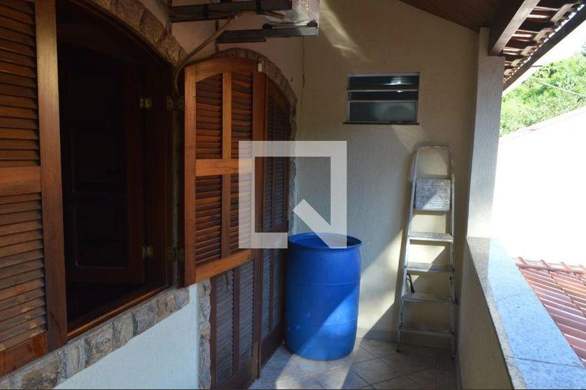 Furnished house with 4 bedrooms and 600 m² — photo 28