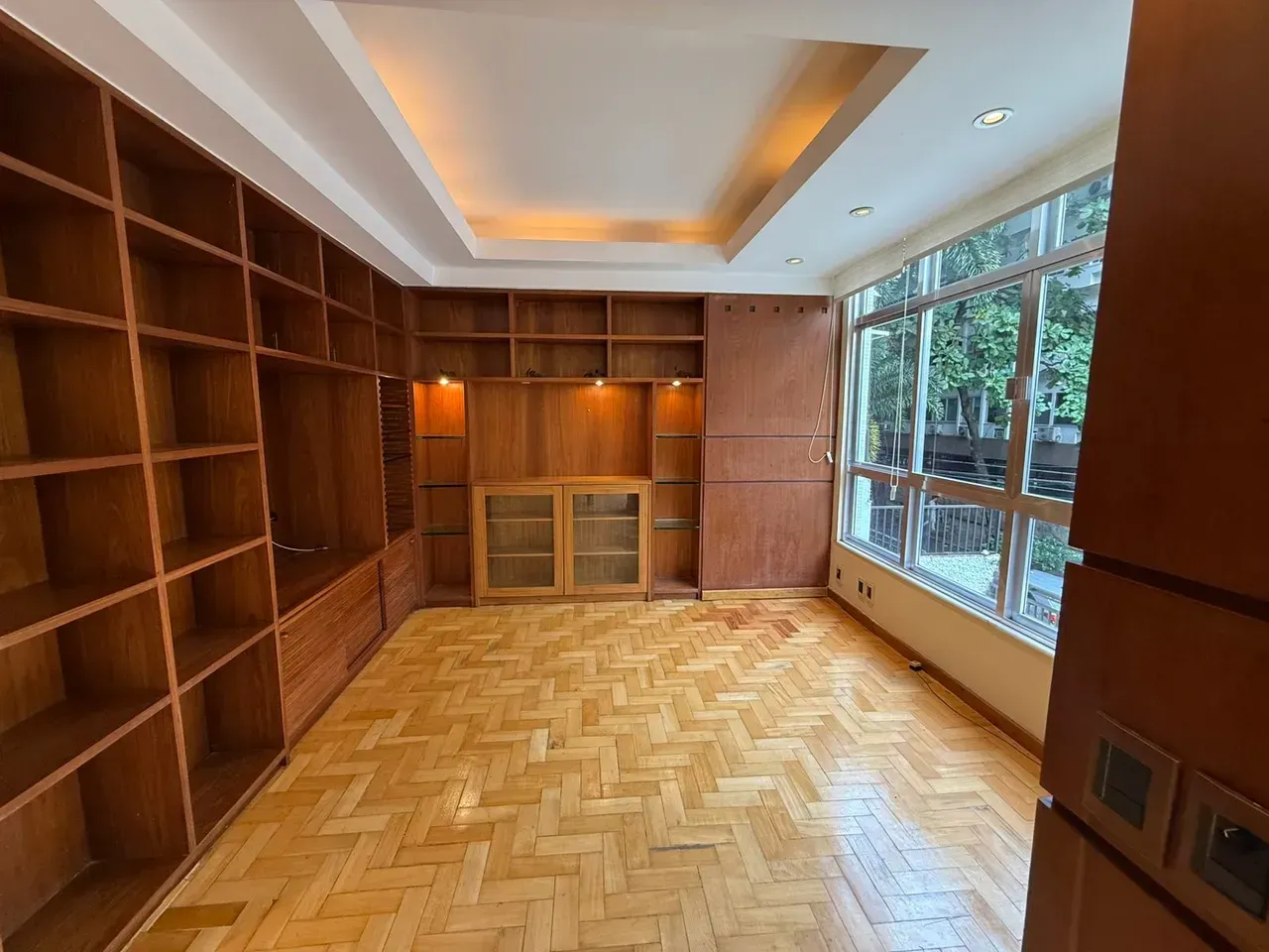 Unfurnished apartment with 2 bedrooms and 2 bathrooms — photo 4