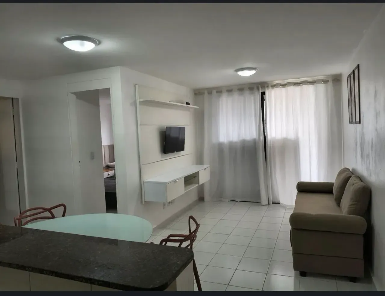 One-bedroom apartment with a washing machine