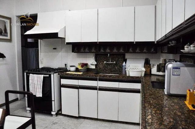Furnished 3-bedroom apartment with 200 m² — photo 5
