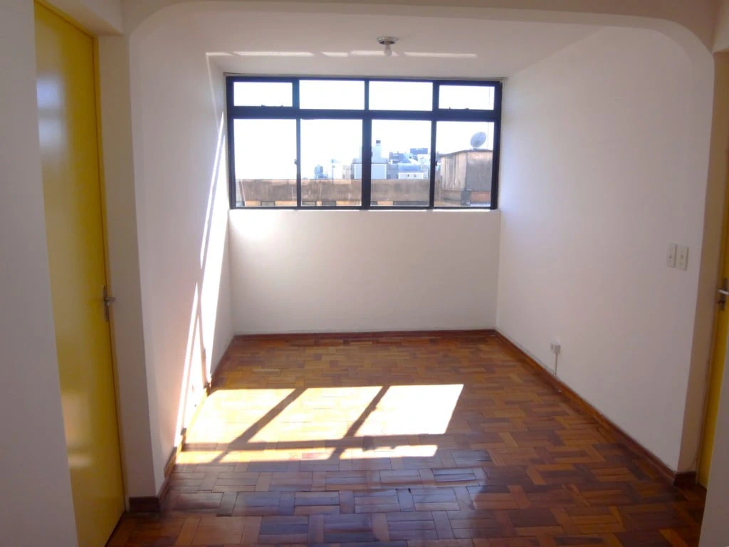 Apartamento, 86 m², com piso de madeira ou laminado