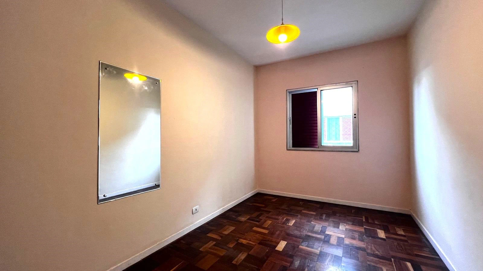 3-bedroom apartment with wood or laminate floors in Curitiba — photo 14