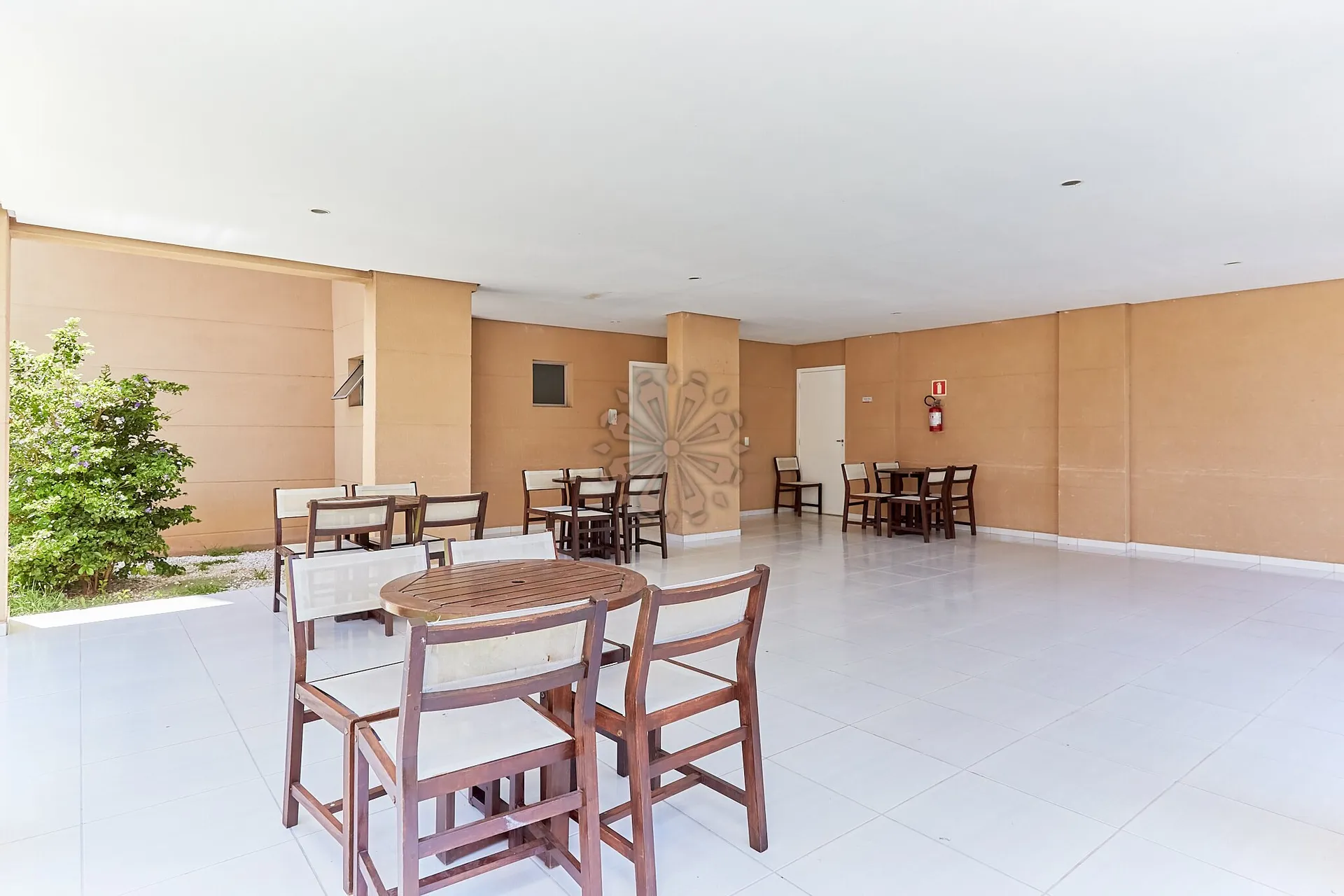 Furnished apartment, 68 m², with a glass-enclosed balcony — photo 31