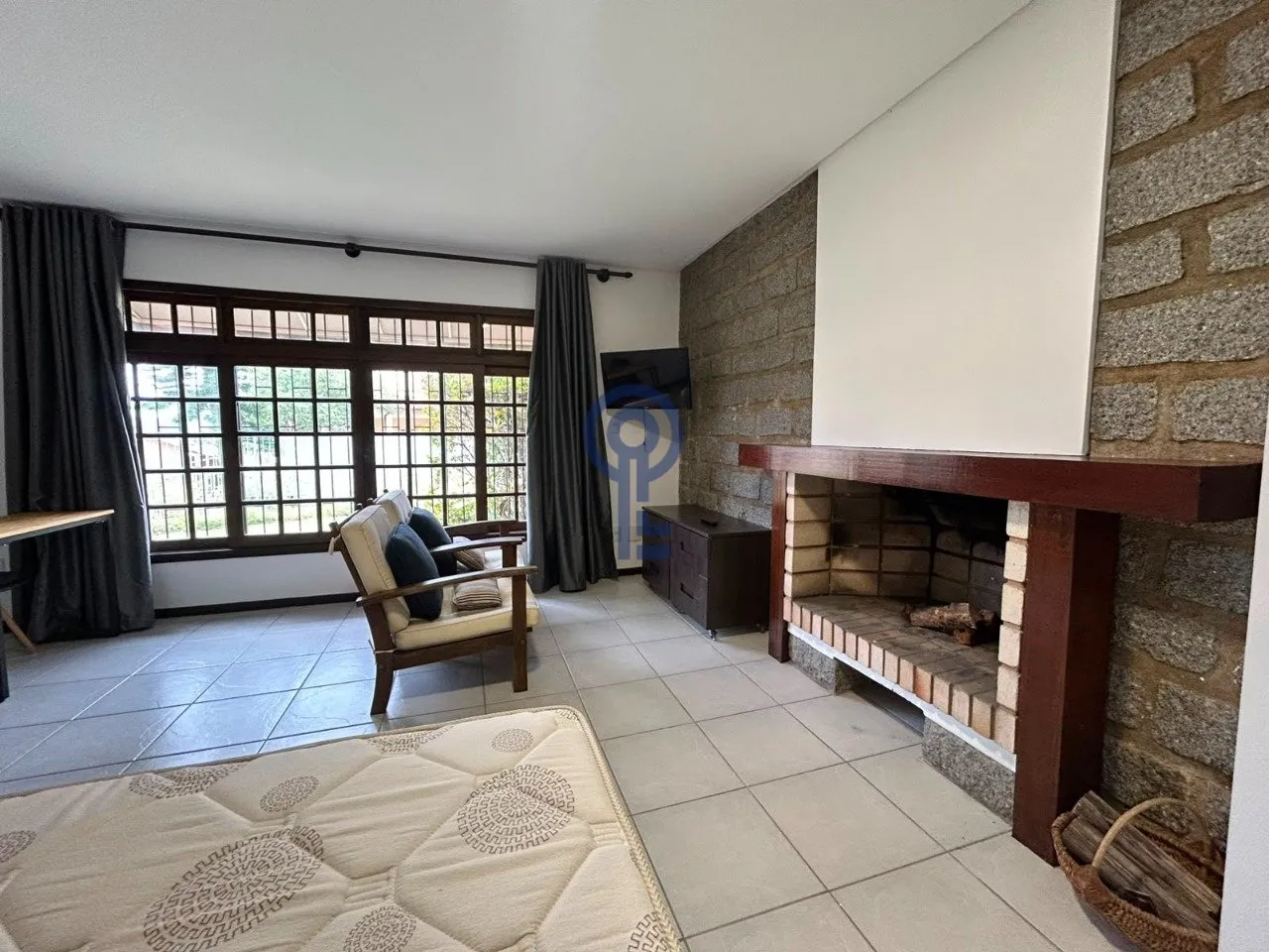Furnished 25 m² studio with no parking and a gas kitchenette — photo 4