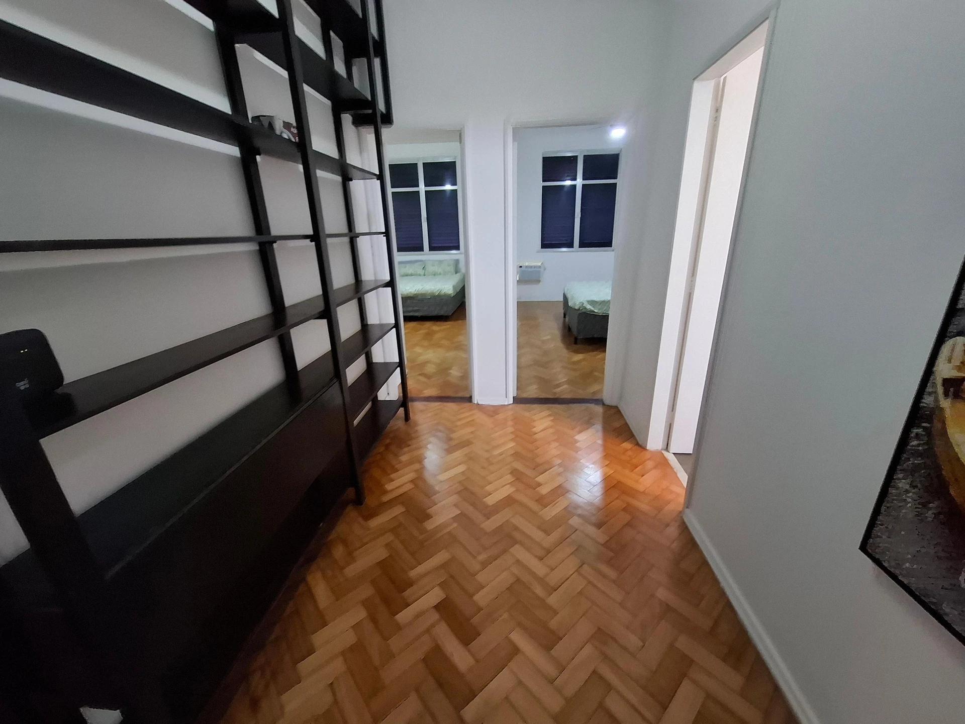 Furnished 4-bedroom apartment with 2 bathrooms — photo 31