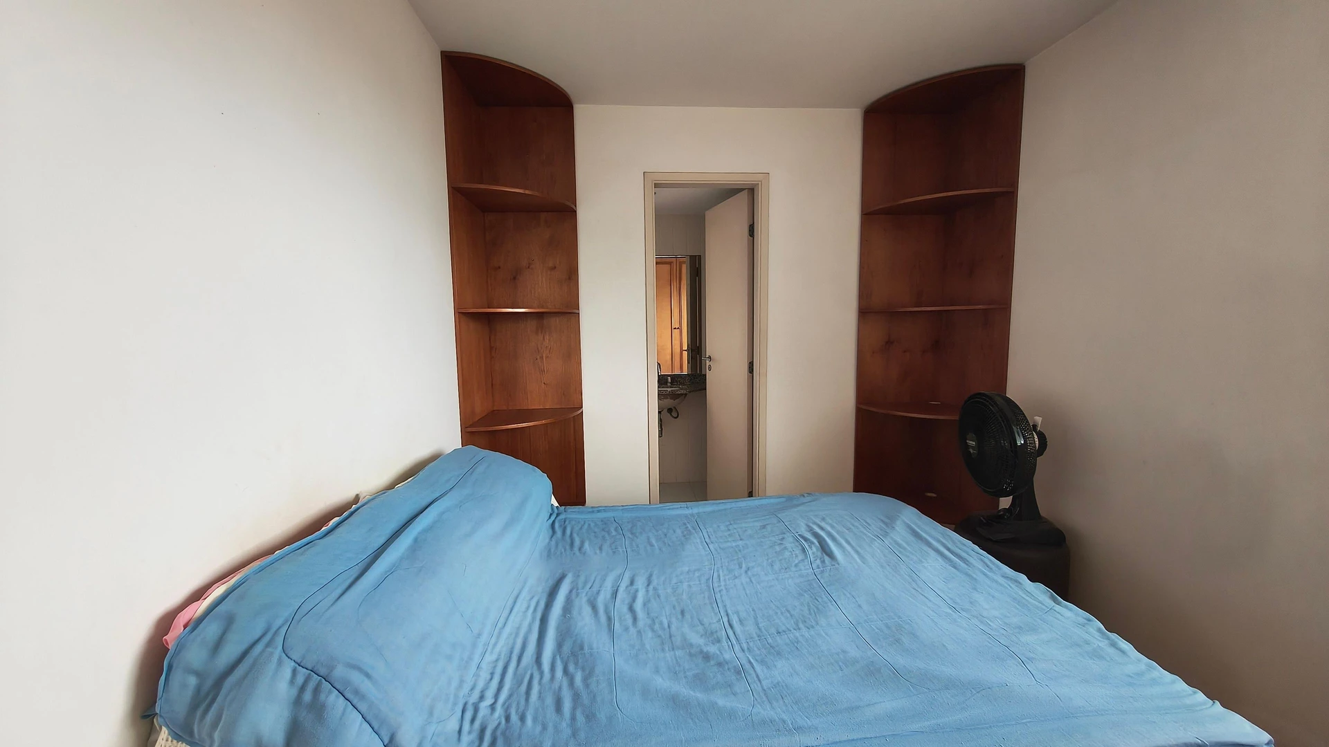 2-bedroom apartment in a building with a sauna — photo 8