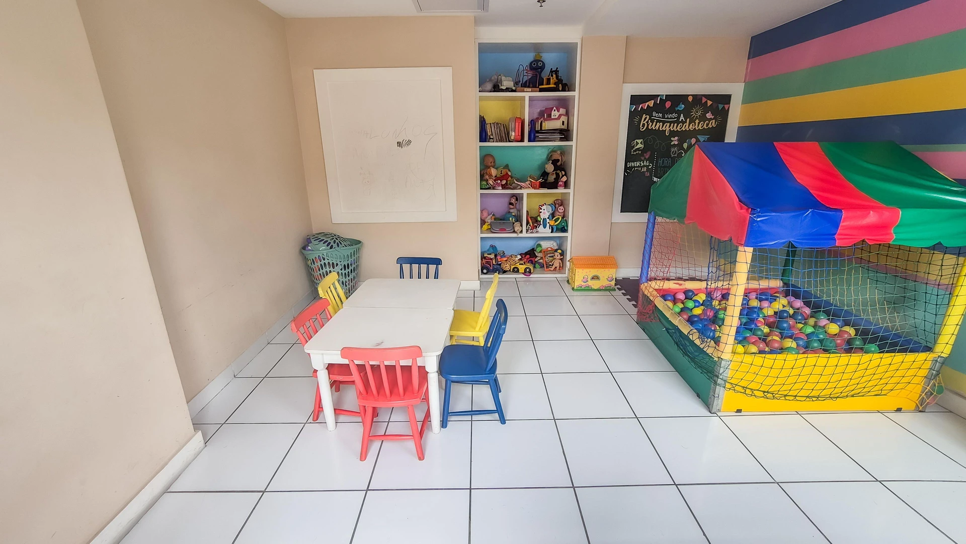 Mountain view in a 2-bedroom apartment, 48 m² — photo 48