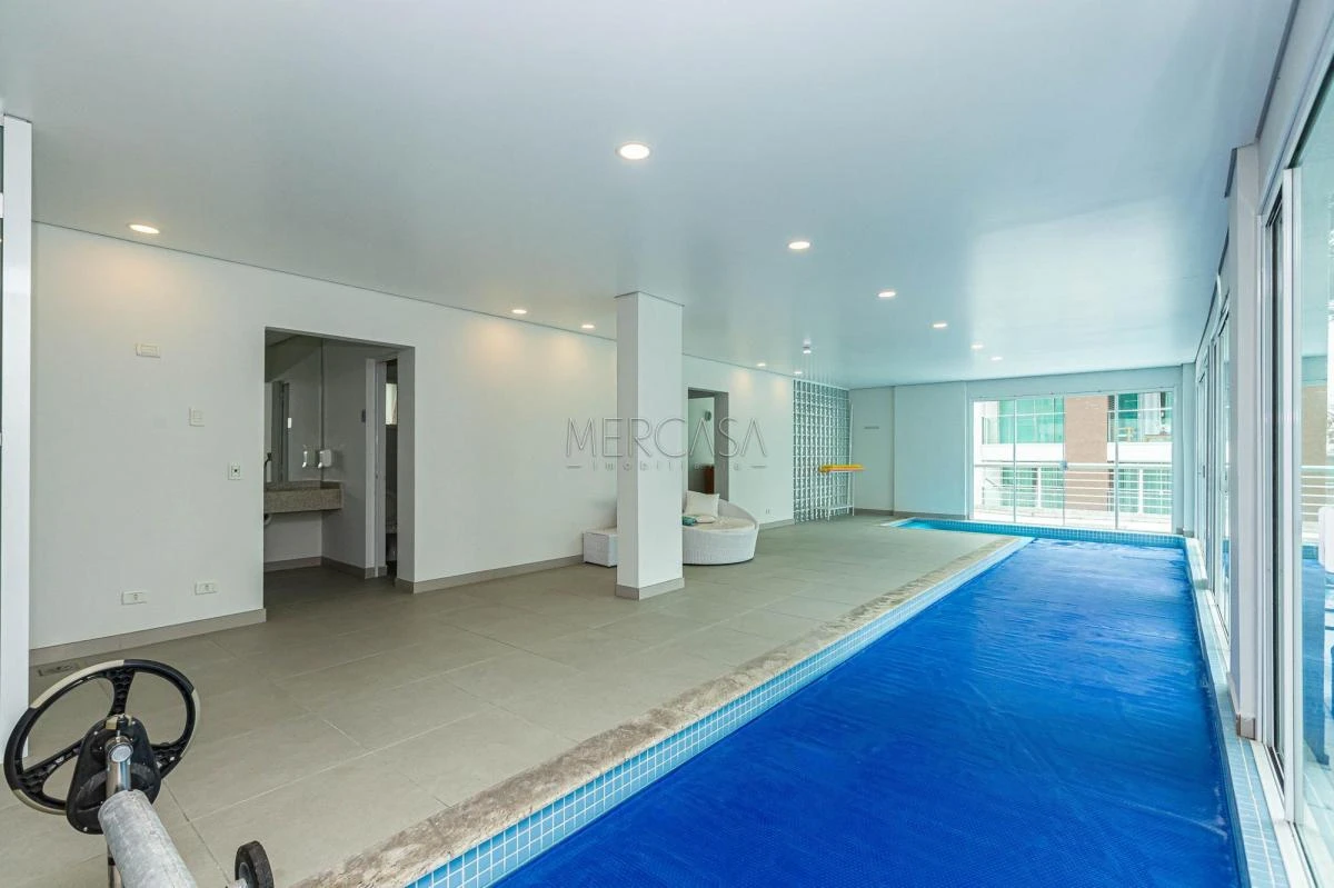 One-bedroom apartment in a building with a pool — photo 23