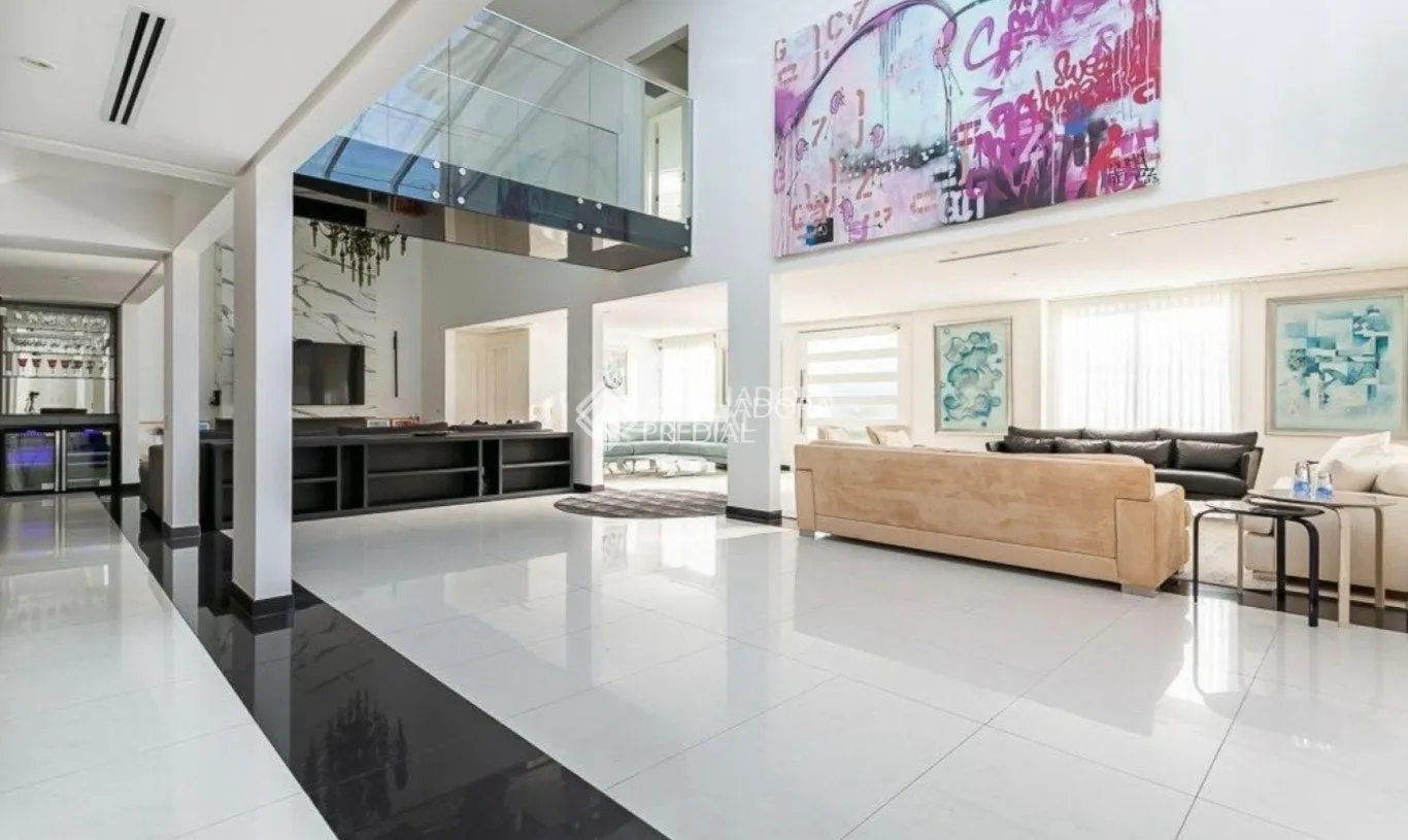 Furnished house with 6 en-suite bedrooms and 7 baths — photo 4
