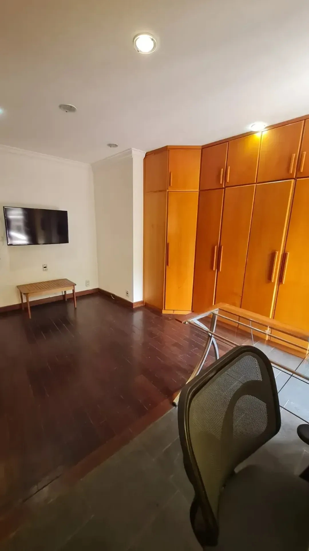 Furnished house 450 m² with 4 bedrooms and 4 bathrooms — photo 27