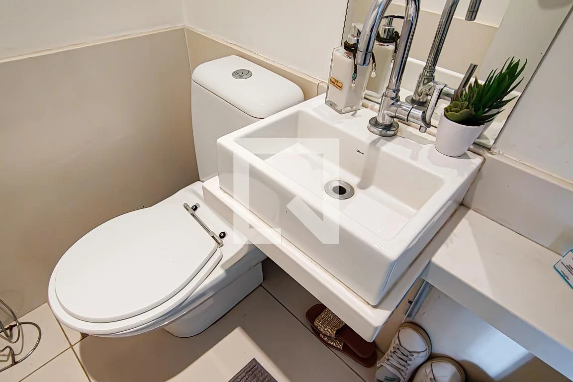 Apartamento mobiliado com 2 quartos e varanda com churrasqueira — photo 34