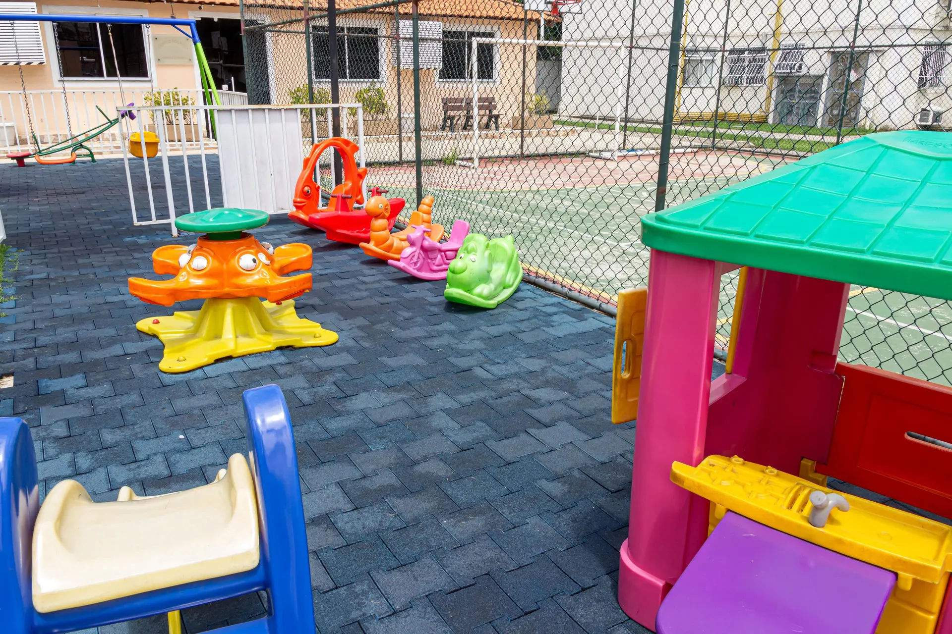 Apartamento mobiliado de 2 quartos em condomínio com piscina — photo 65