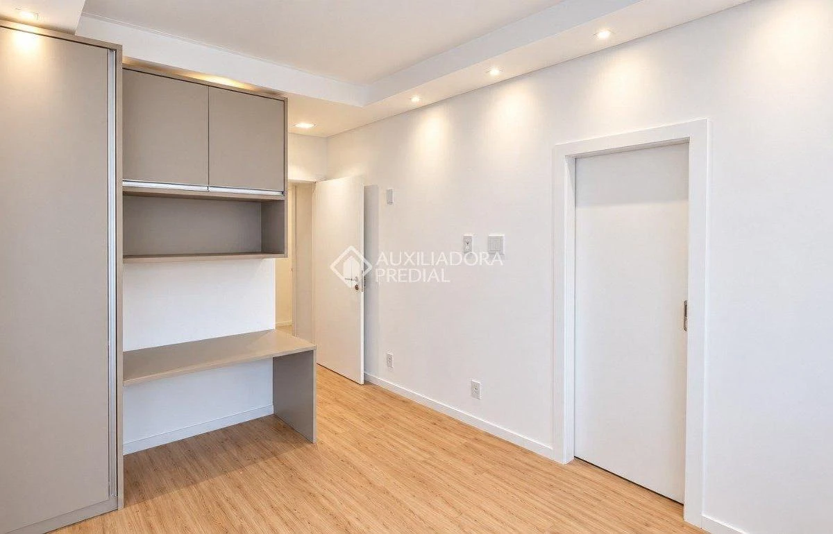 3-bedroom apartment with a park view in Florianópolis — photo 13