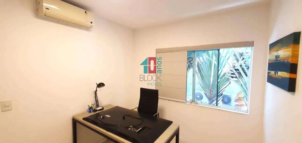 Condominium house with 4 suites and a home office desk — photo 21