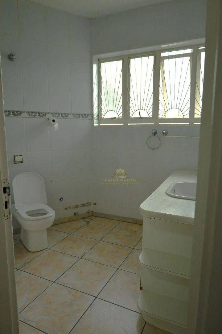 Дом без мебели: 3 спальни, 4 ванные, участок 432 м² — photo 31