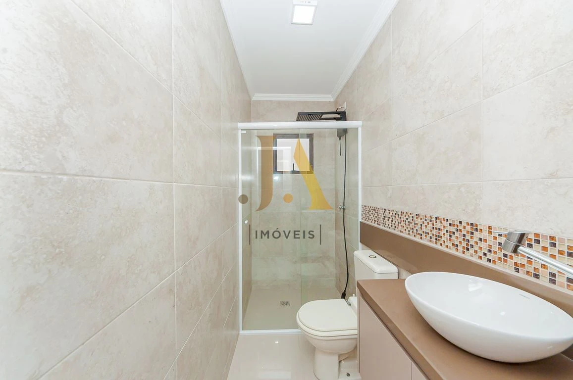Furnished apartment, 210 m², with a glass-enclosed balcony — photo 27