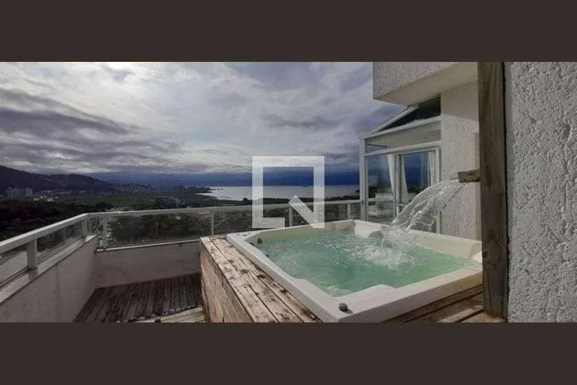 Furnished apartment with enclosed balcony and 176 m² — photo 13