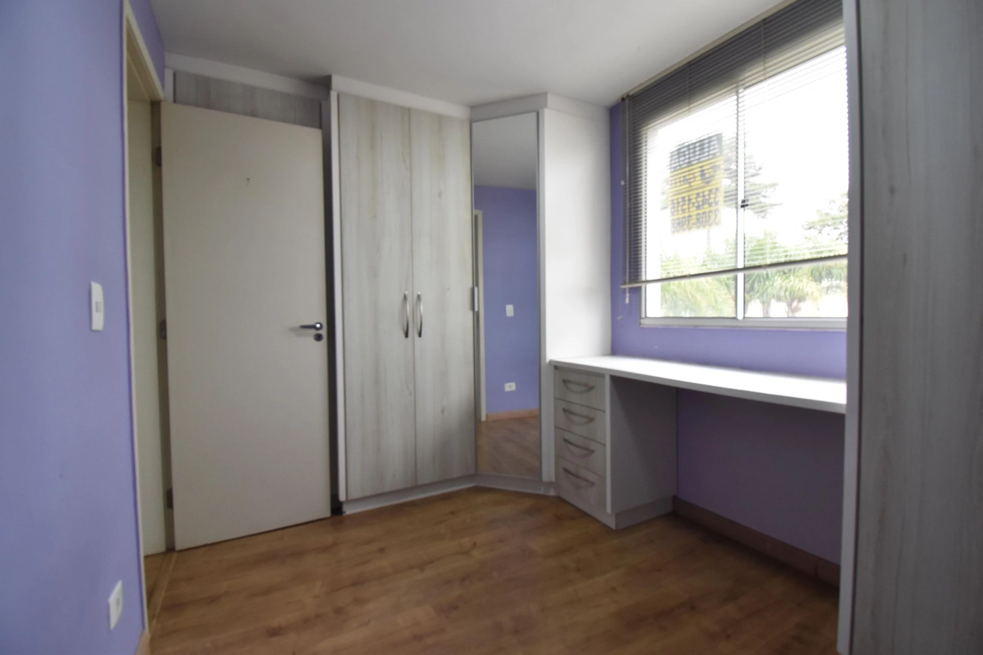 Засклений балкон та 2 спальні: квартира 49 м² — photo 23