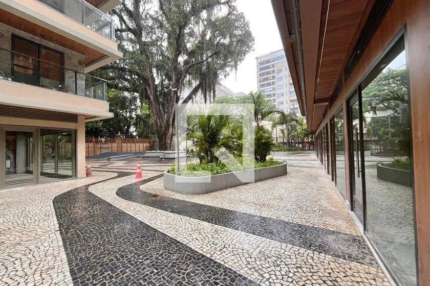 1-bedroom unfurnished apartment with enclosed balcony — photo 35