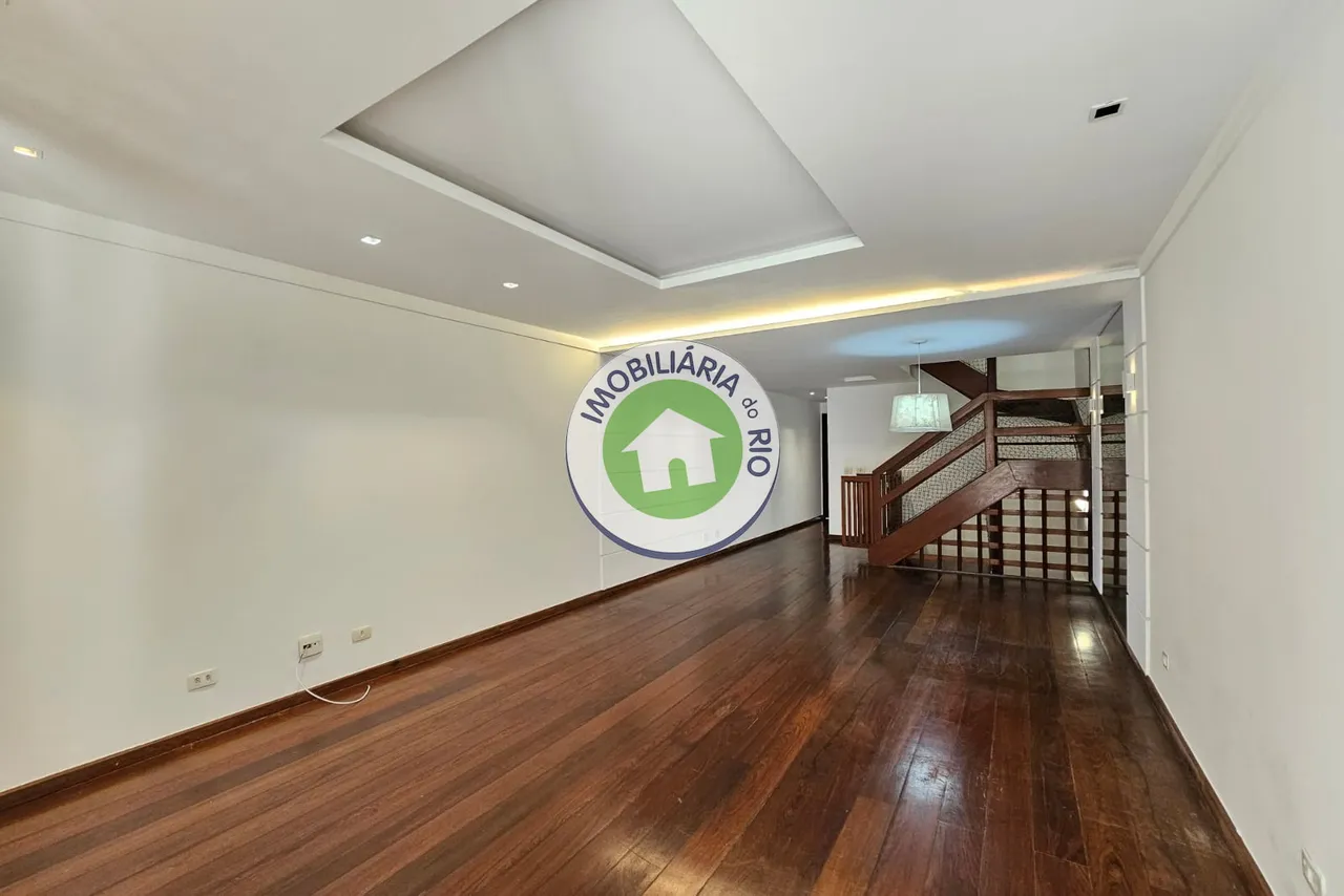 House with 4 bedrooms and 5 bathrooms plus balcony — photo 19