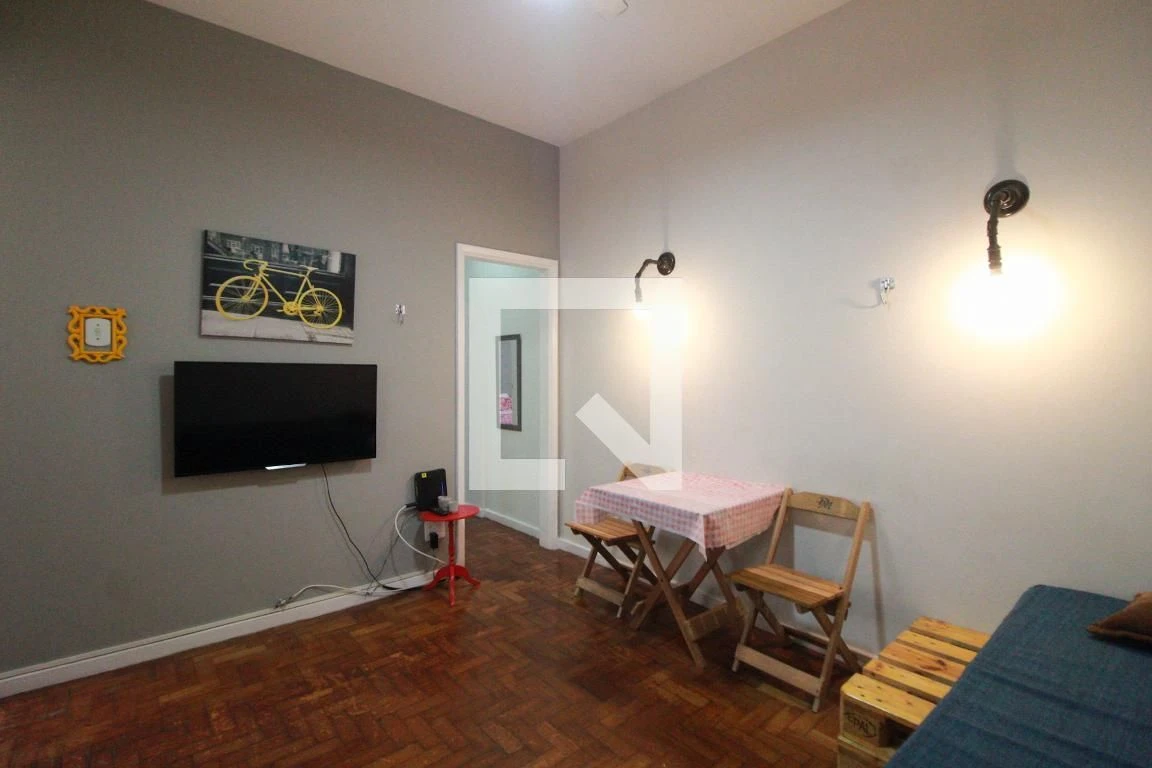 Departamento de 1 dormitorio con piso de madera o laminado — photo 13