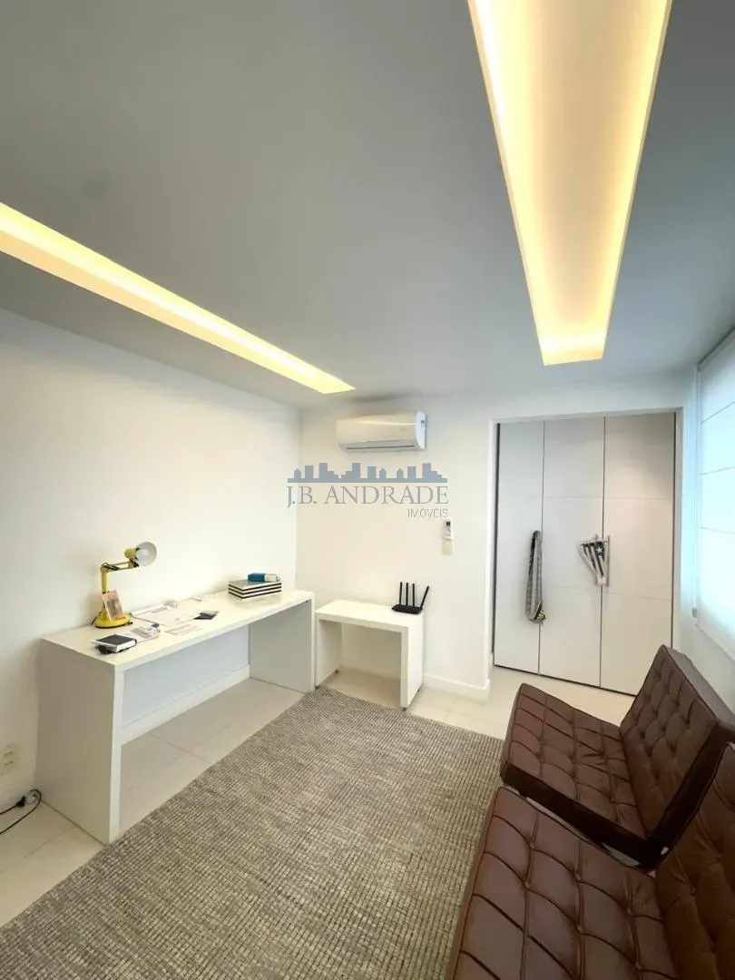 Furnished apartment, 400 m², with a glass-enclosed balcony — photo 15