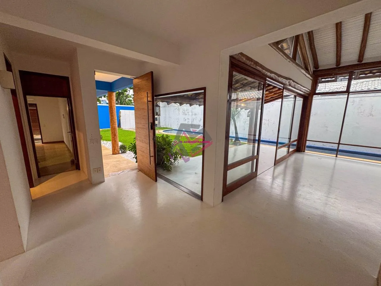 600 m² house with 4 bedrooms and a closed kitchen — photo 18