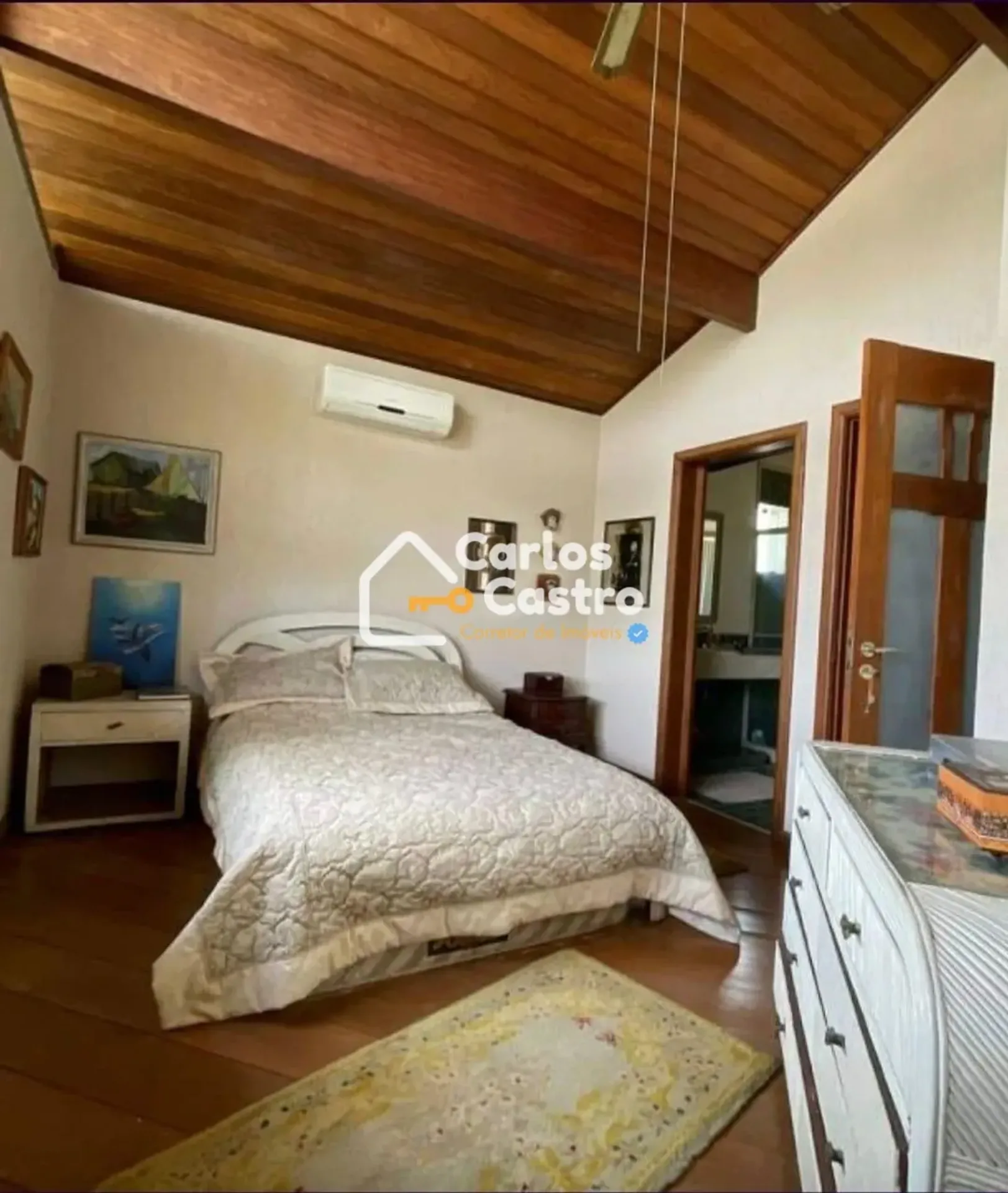 4-bedroom house with a private pool — photo 15