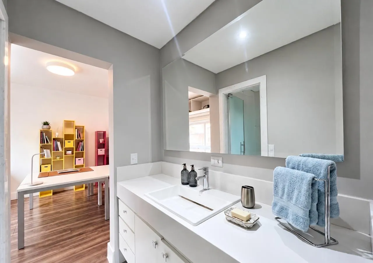 4-bedroom house with a home office — photo 9