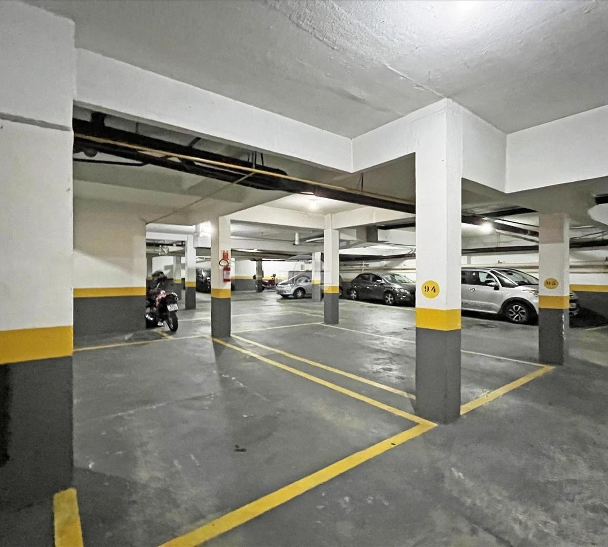 2-bedroom apartment with a washing machine in Curitiba — photo 17