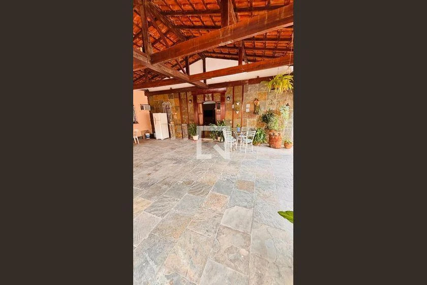 608 m² house with 7 bedrooms and 3 en-suites — photo 20
