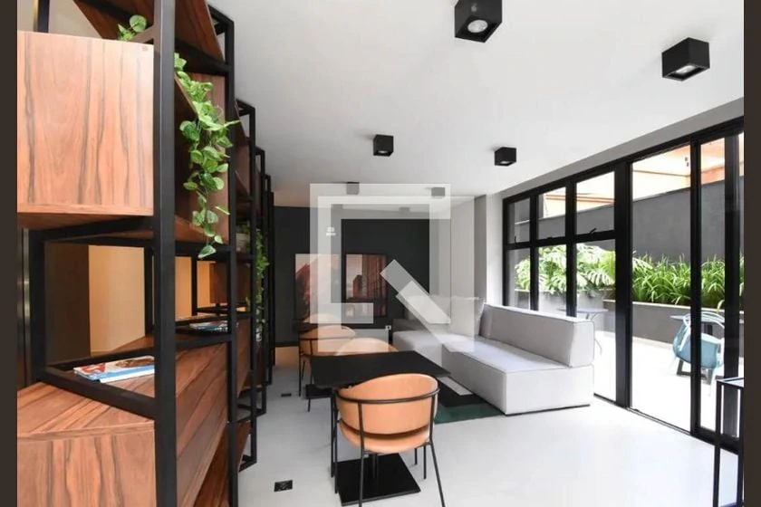 Furnished studio, 21 m², with floor-to-ceiling windows — photo 5