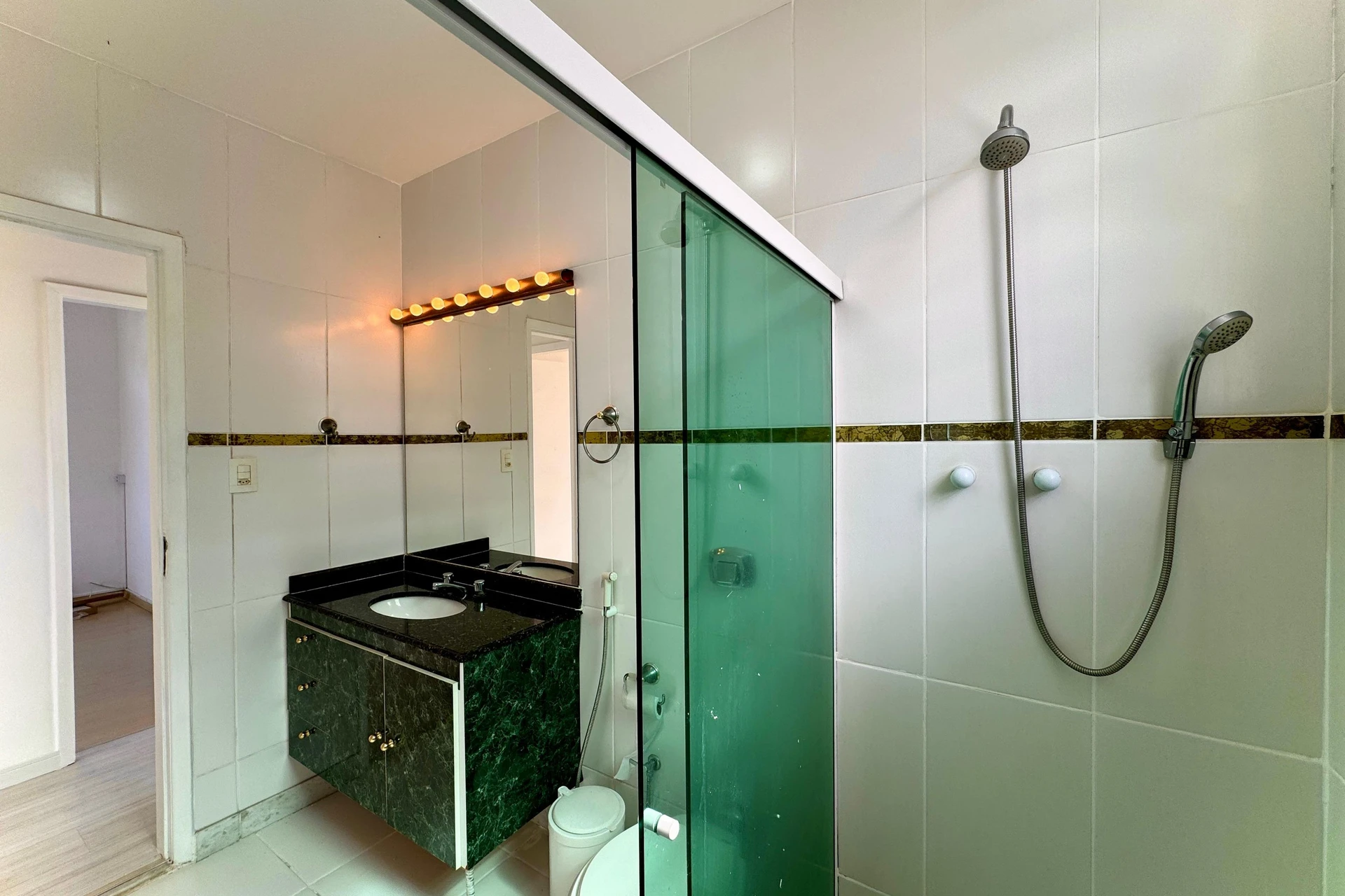 Квартира: 2 спальні, 1 з власною ванною кімнатою, 71 м² — photo 19