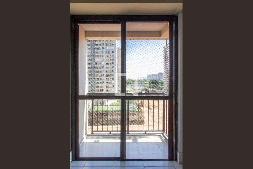 101 m² apartment with 2 en-suite bedrooms and balcony — photo 26