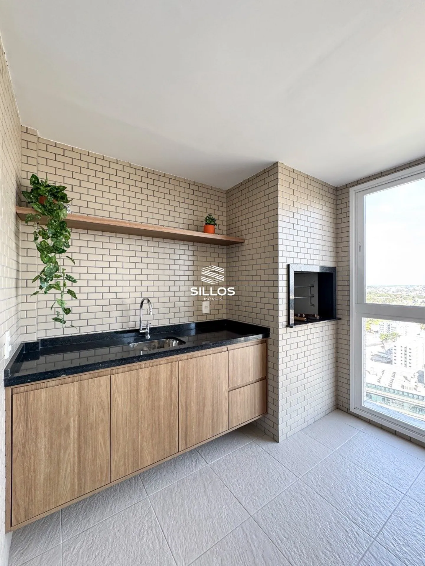 3-bedroom apartment with a bathtub in Curitiba — photo 17
